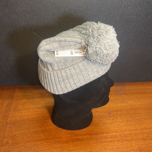 Michael Kors silver/gray Beanie. NWT. - Picture 4 of 8